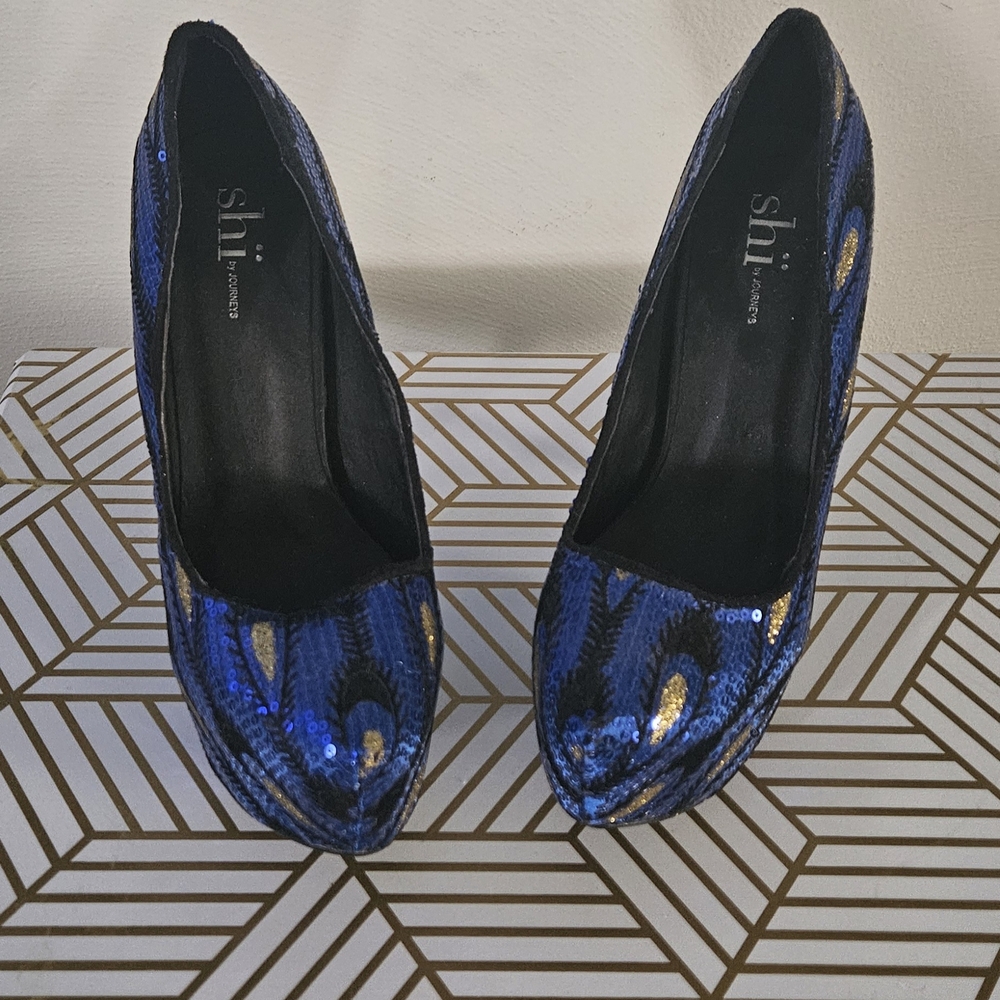 Shi by JOURNEYS Women's Blue and Gold Sequin Heels